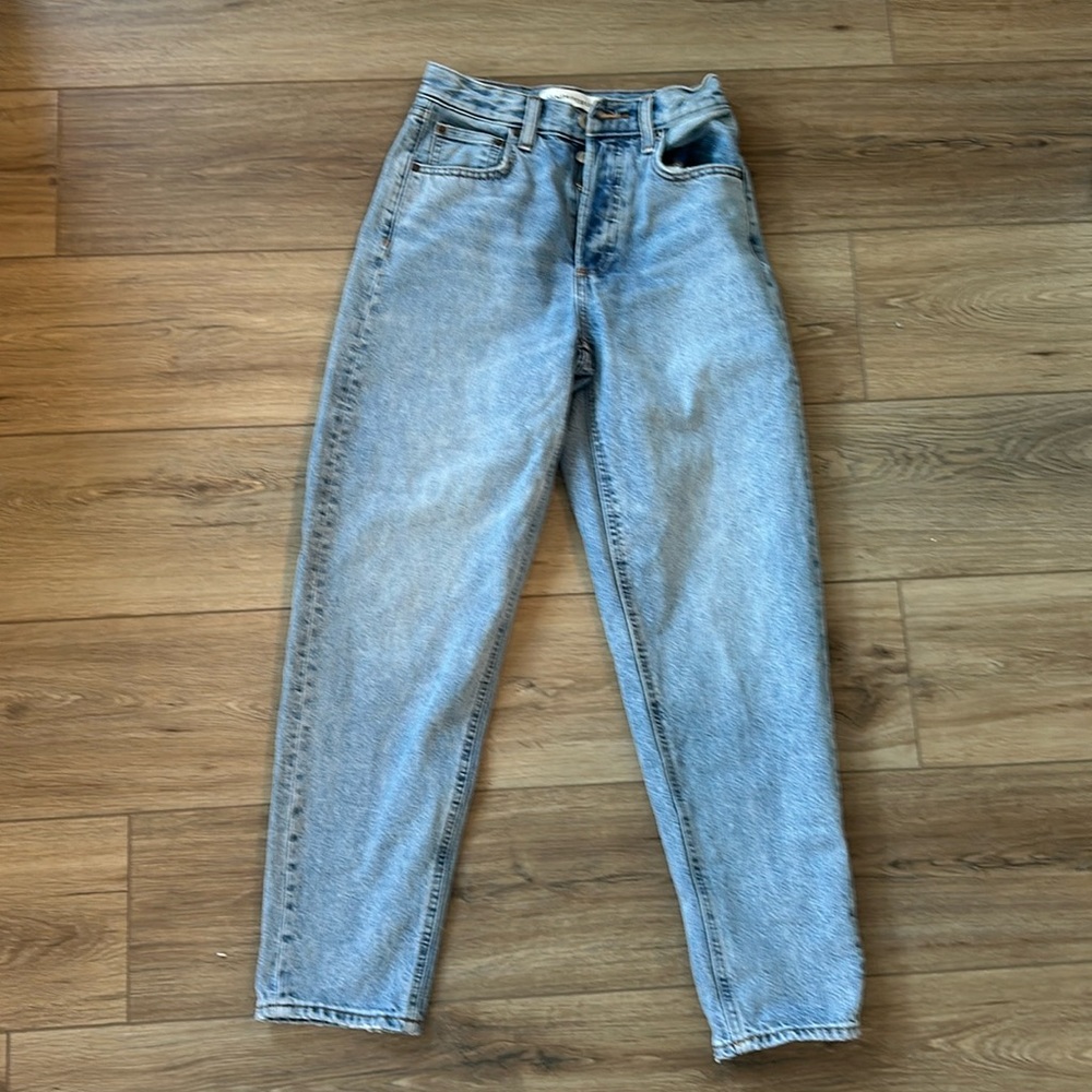 Aritzia blue jeans
